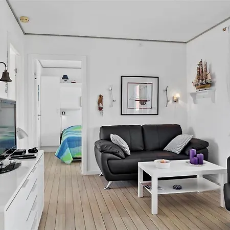 4106-borre-klintholm-havneby-6 * Borre